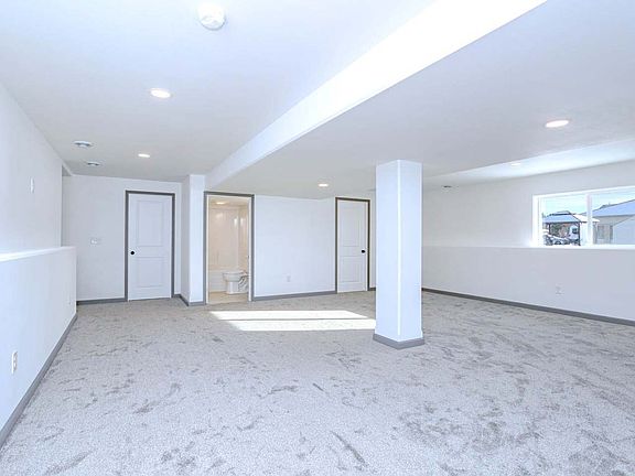 3rd image of 604B Eugene St