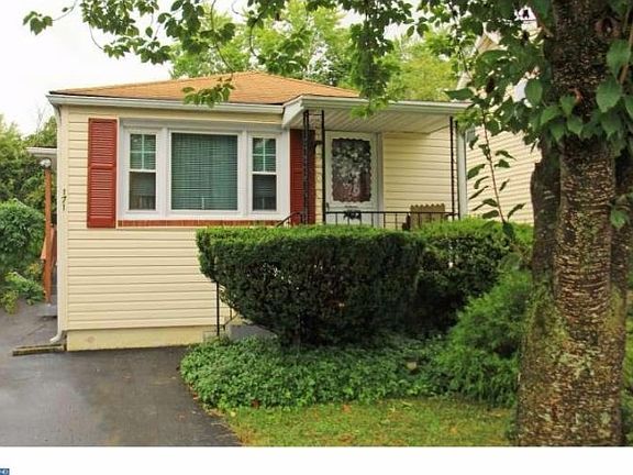 2nd image of 171 Loomis Ave