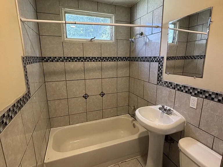 228 Arcadia Dr — Photo 7
