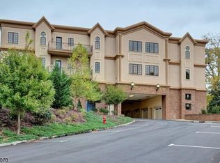 811 Somerset St, Watchung, NJ 07069