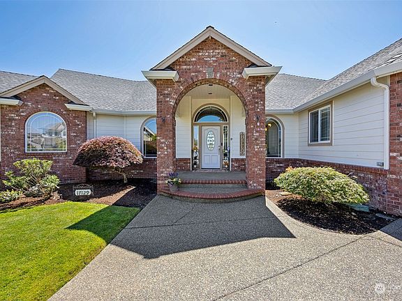 2nd image of 17129 140th Avenue E