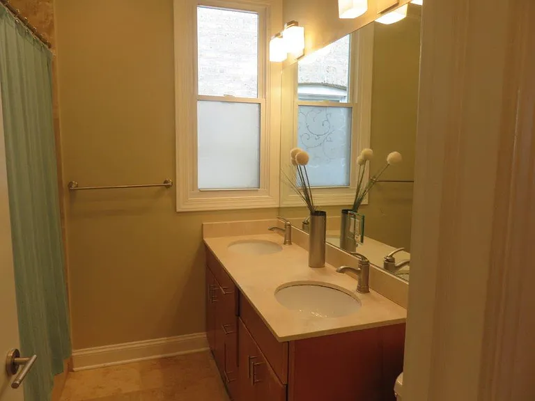 2303 N Maplewood Ave #2A — Photo 4