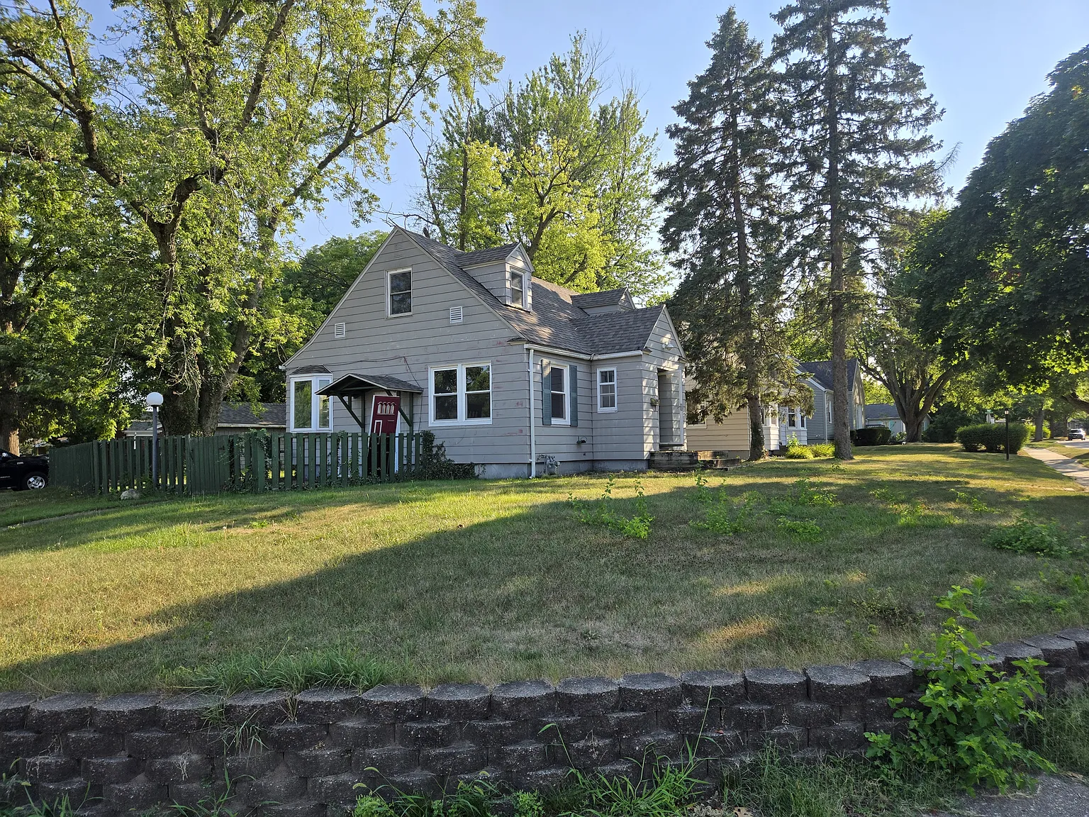 3 bed, 1150 sqft, $1,800 — Photo 2