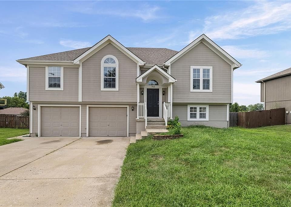 1st image of 712 S Sunset Ln