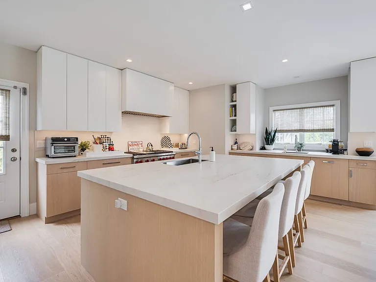 30 Bellows Ln — Photo 12