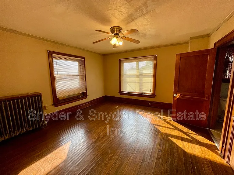 27 Casterton Ave #1 — Photo 10