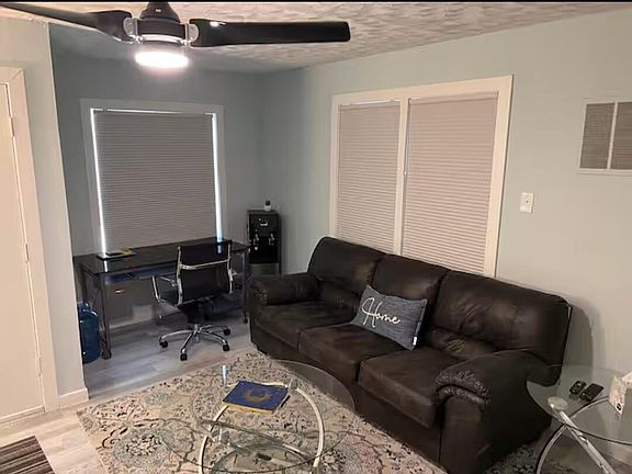 5th image of 207 Comanche St