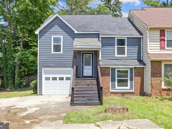 8035 S Bay Ct, Riverdale, GA 30274