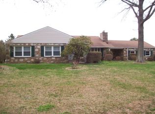 2920 Edgehill Rd, Huntingdon Valley, PA 19006