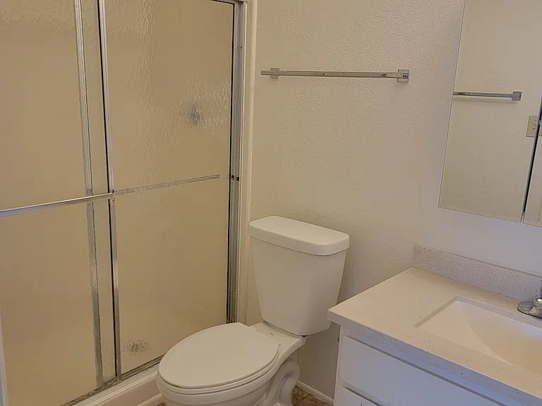7854 N 47th Ave — Photo 12