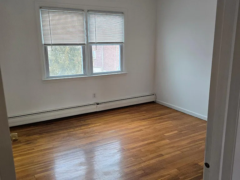 202 Sussex St #2 — Photo 8