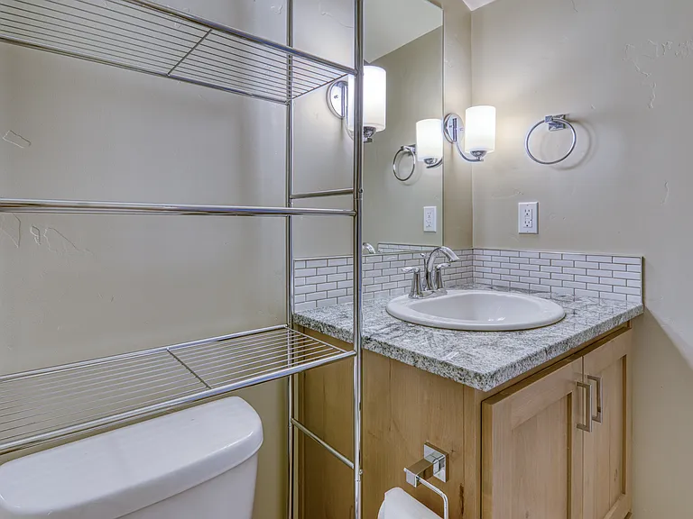 1818 S Grant Ave — Photo 25