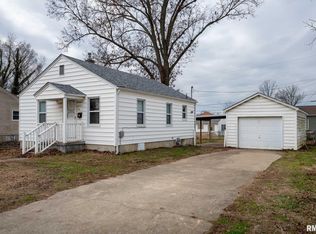 318 S 3rd St, Marion, IL 62959