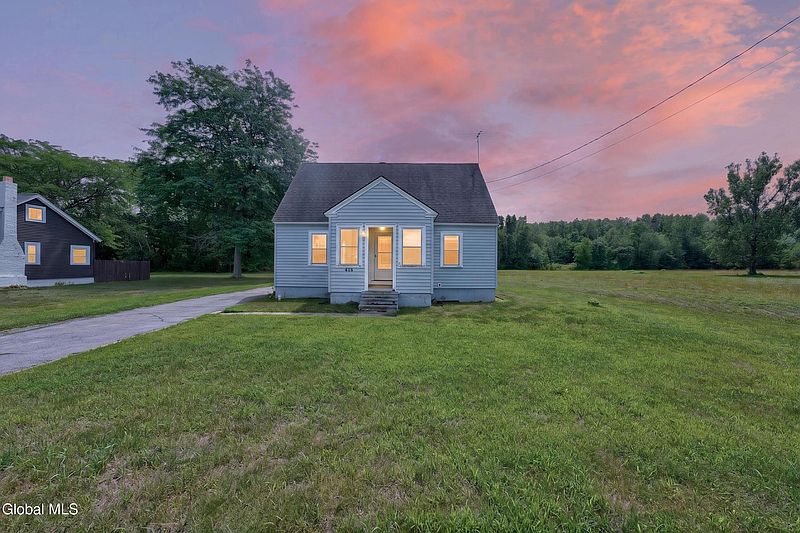 3rd image of 414 Reynolds Road