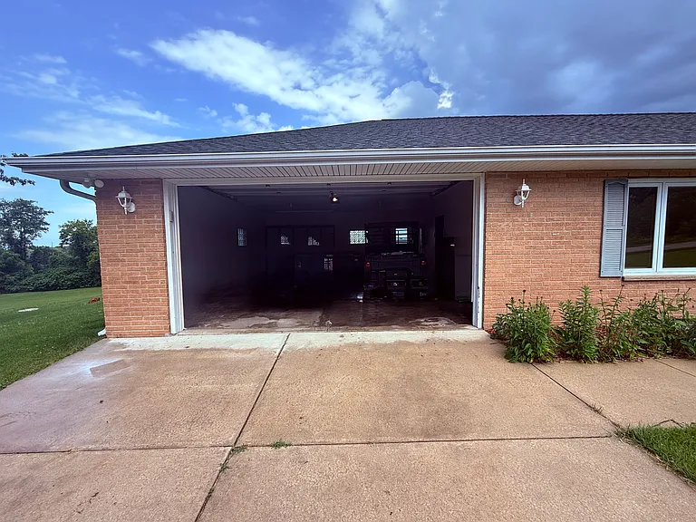 W249S7860 Center Dr — Photo 12