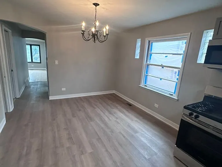 6009 S Kolin Ave — Photo 3