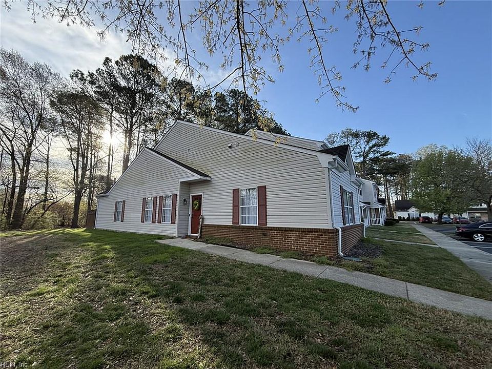 1st image of 410 Crescent Ct