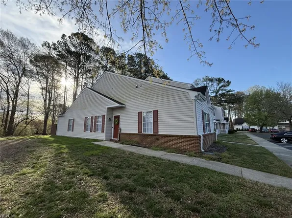 410 Crescent Ct, Yorktown, VA 23693