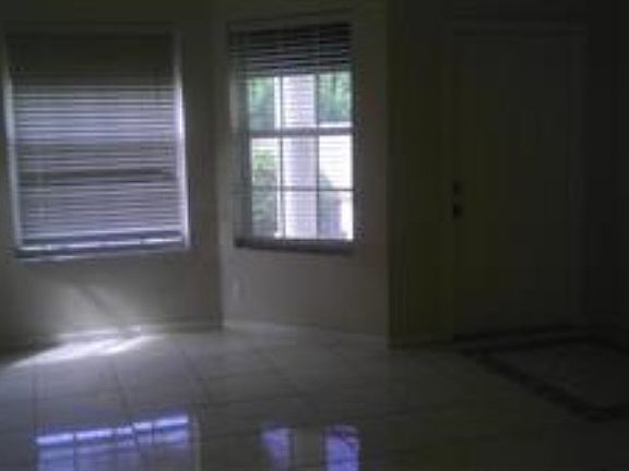 3rd image of 444 Circle Dr S