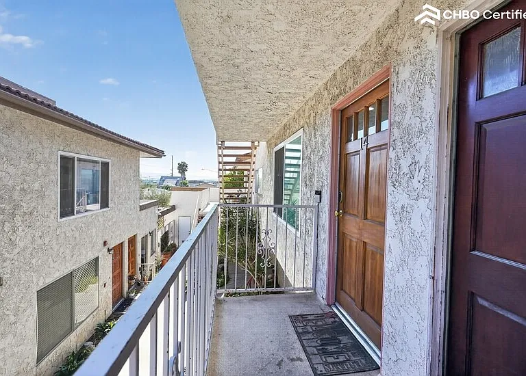 2296 Gaviota Ave #14 — Photo 2