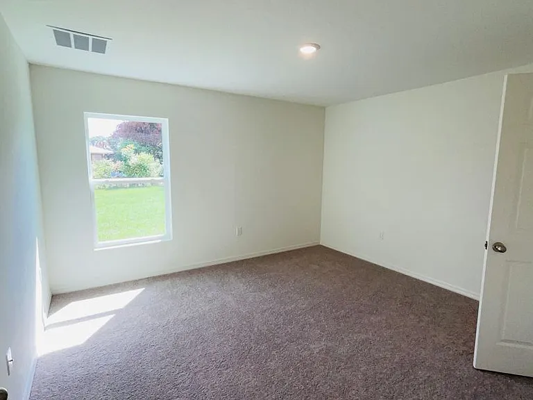 1701 SE Manth Ln — Photo 10