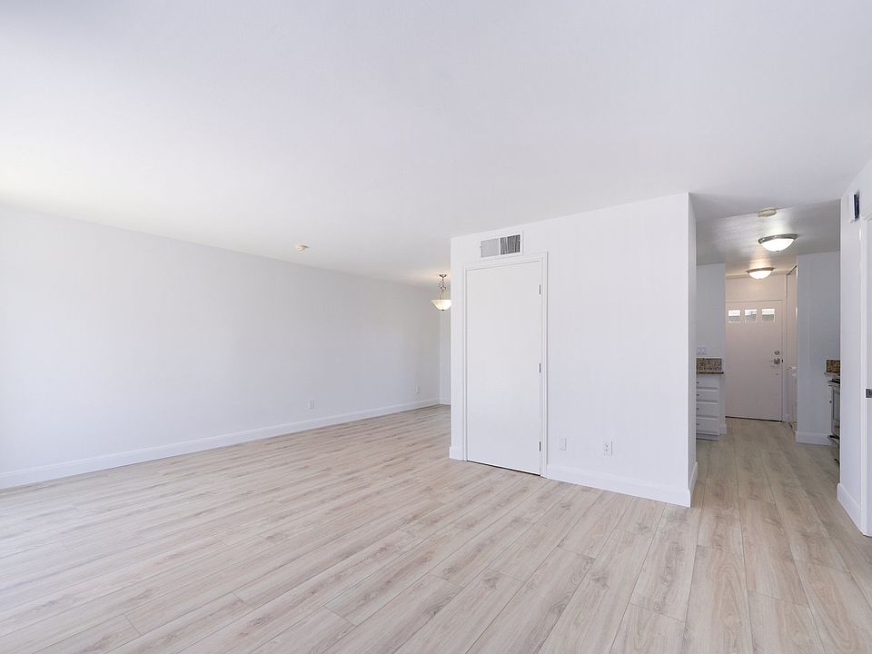1st image of 28955 Oakpath Dr #B