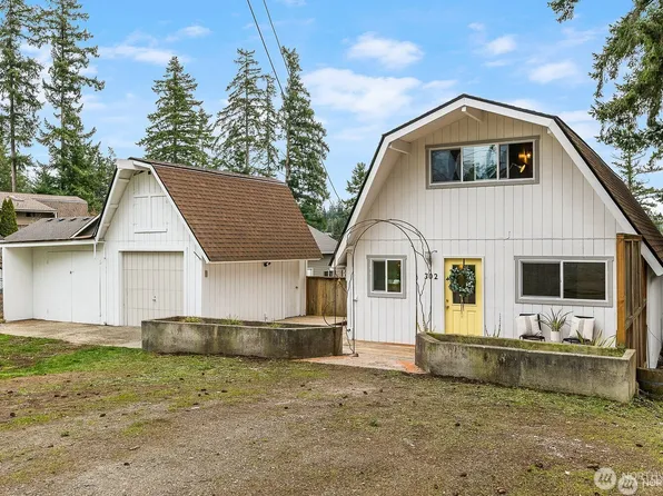 302 Melrose Drive, Camano Island, WA 98282