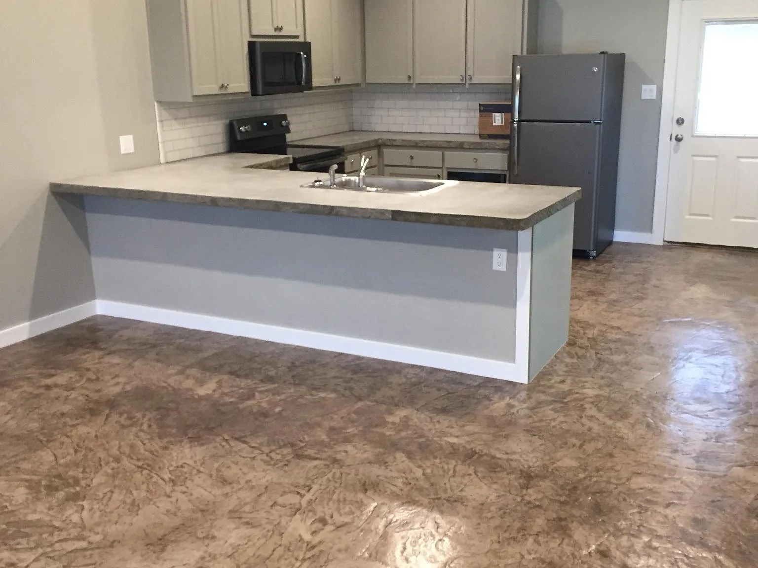 704 Dave Ln — Photo 4