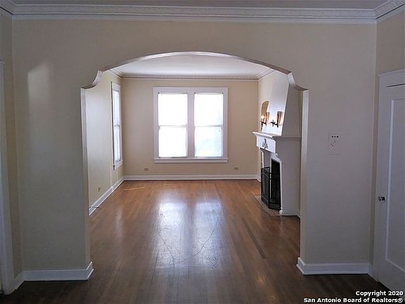 3rd image of 221 W Magnolia Ave APT M