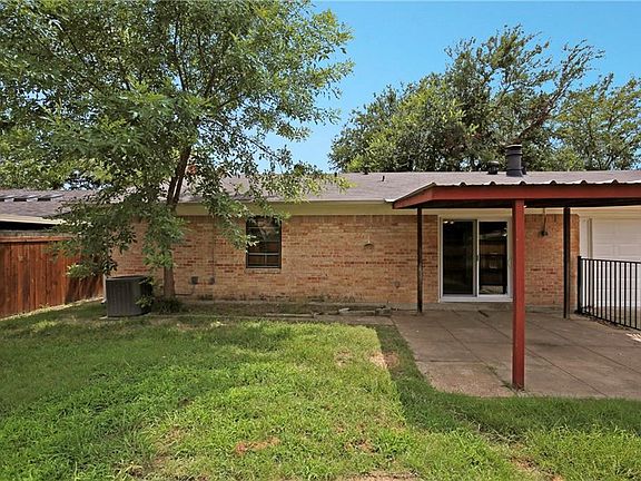 5th image of 2136 Charles Dr
