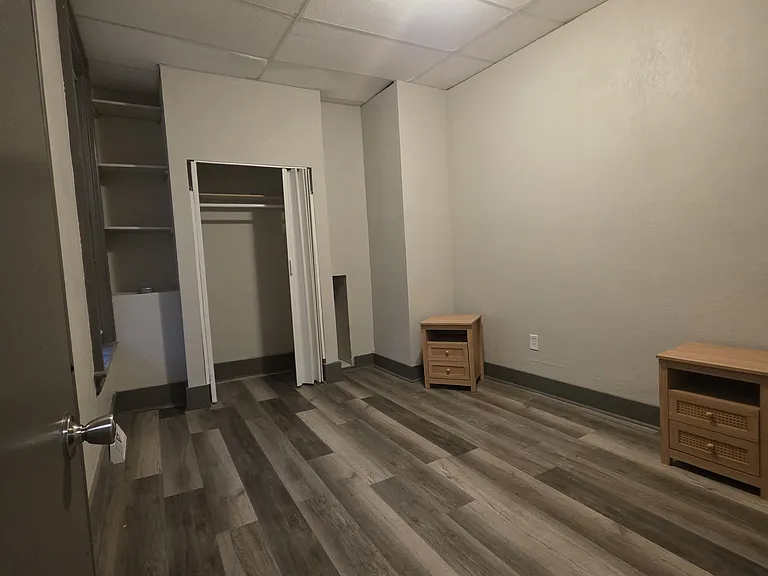 131 E 2nd St #2 — Photo 3