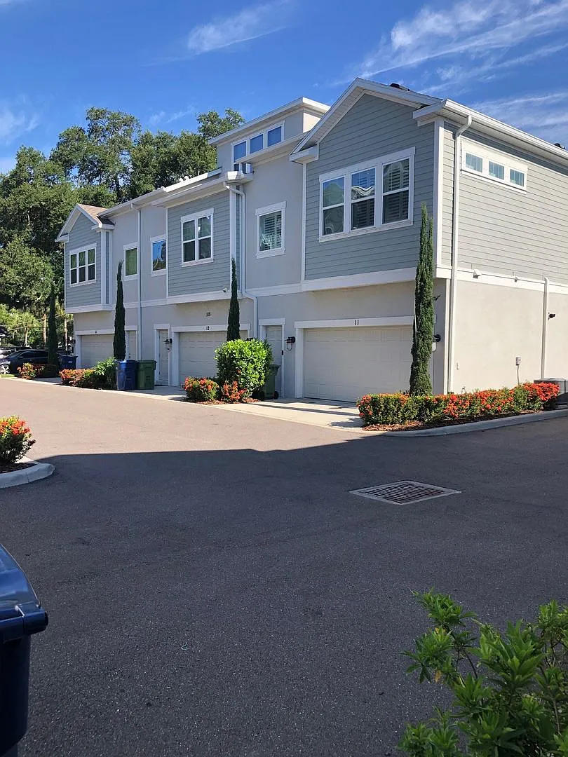 115 N Arrawana Ave #7 — Photo 1
