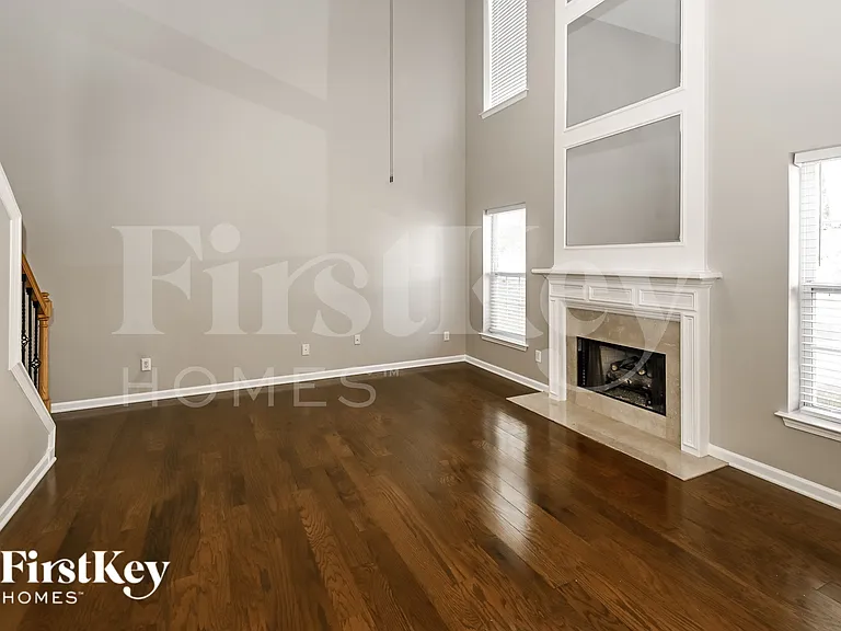 7826 Cafferty Cir — Photo 4