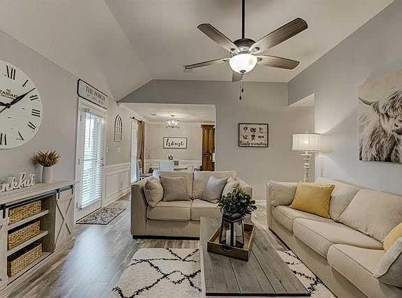 4th image of 36 Shaded Brook Ln