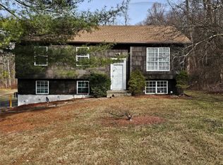 2 Kensington Dr, Hopewell Junction, NY 12533