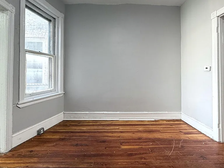 1249 N Alden St — Photo 18