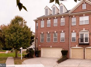 2386 Green Grass Ct, Herndon, VA 20171