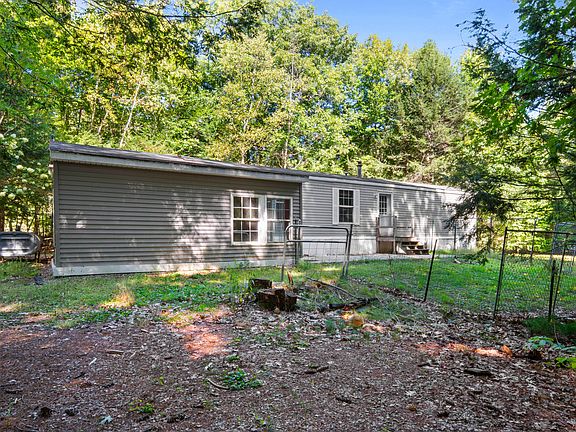 3rd image of 195 Oak Hill Road