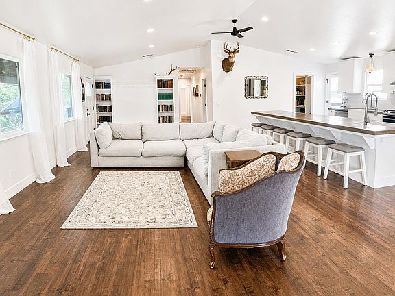 5th image of 5945 Clements Pl