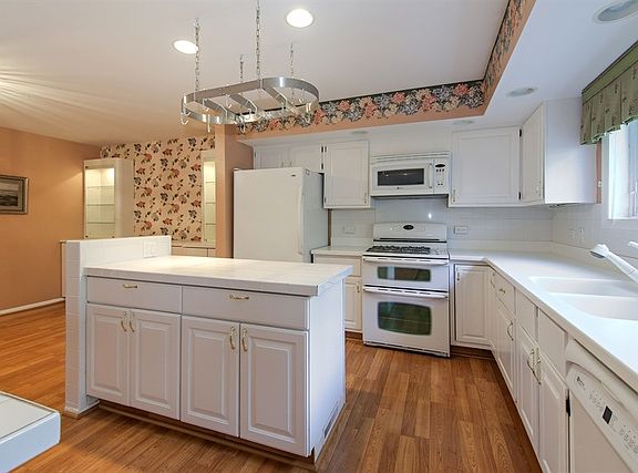 4th image of 1719 Wildberry Dr #F