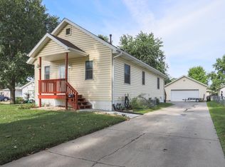 2216 S 12th St, Council Bluffs, IA 51501