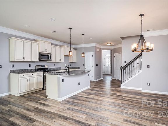 3rd image of 14947 Savannah Hall Dr