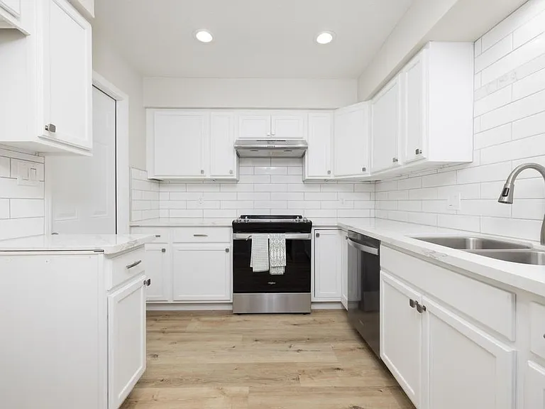 5473 W Santa Ana Ave — Photo 7