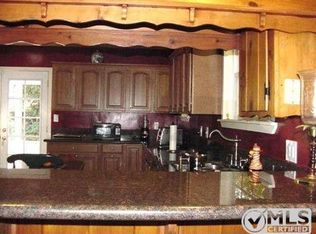 9427 Collett Ave, North Hills, CA 91343