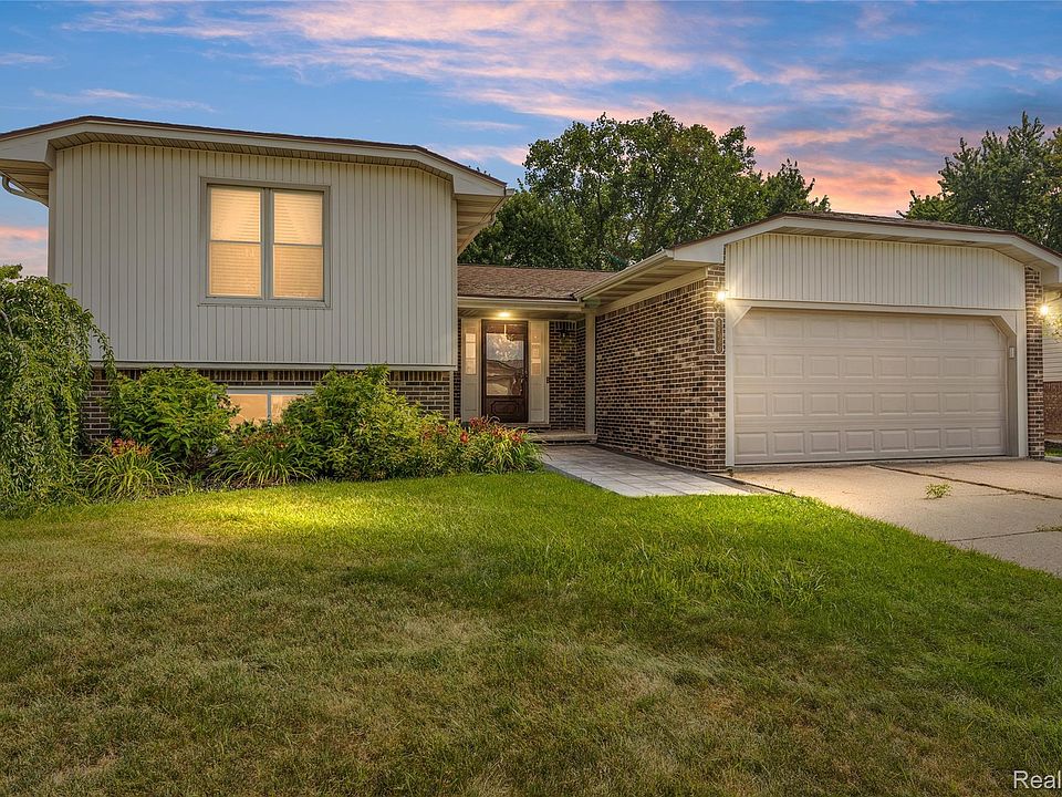 1st image of 44080 Harsdale Dr