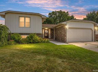 44080 Harsdale Dr, Canton, MI 48187