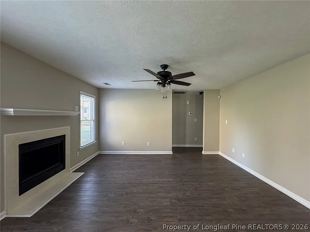 3 bed, 2.0 bath, 1136 sqft, $1,600 — Photo 4