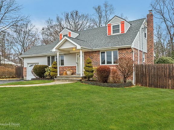 2nd image of 4 Elsmere Pl