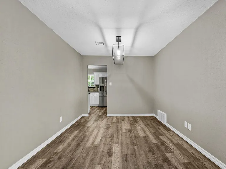 6943 NW Eisenhower Dr — Photo 11