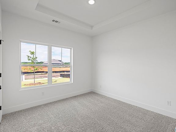 4th image of 363 Lakeland Ct